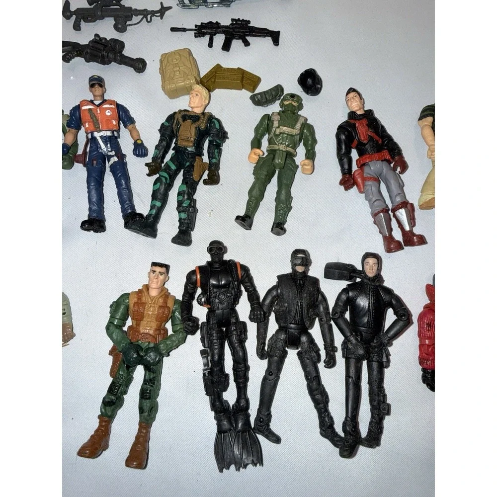 Vintage Military Action Figure Lot‎ Mixed Soldiers Divers Weapons Accessories